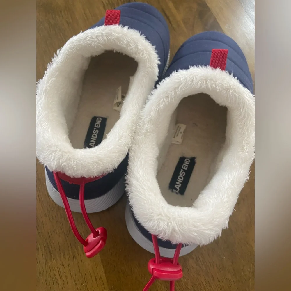 Lands’ End Navy Blue Hard Soled Slippers size 3 (youth)